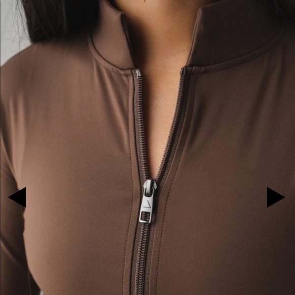 Balance Athletics Elevate Cropped Zip - Picture 2 of 9